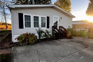 399 Sand Trap Cir, Painesville Twp, OH 44077 - Photo 2