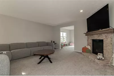 144 Prestwyck Lane, Elyria, OH 44035 - Photo 6