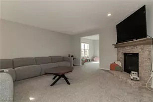 144 Prestwyck Ln, Elyria, OH 44035 - Photo 6