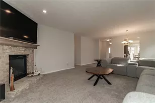 144 Prestwyck Ln, Elyria, OH 44035 - Photo 4