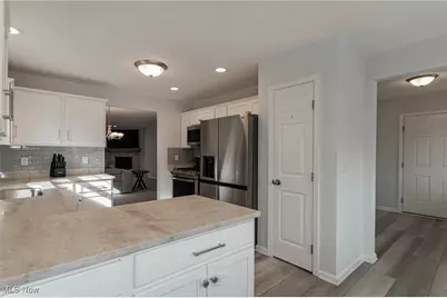 144 Prestwyck Lane, Elyria, OH 44035 - Photo 10