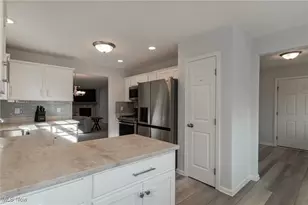 144 Prestwyck Ln, Elyria, OH 44035 - Photo 10