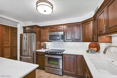 12700 Lake Avenue #1403, Oakwood, OH 44107 - Photo 14