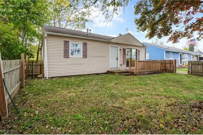 2012 Endrow Avenue NE, Canton, OH 44705 - Photo 2