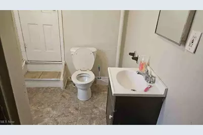 1093 Joy Avenue, Akron, OH 44306 - Photo 6