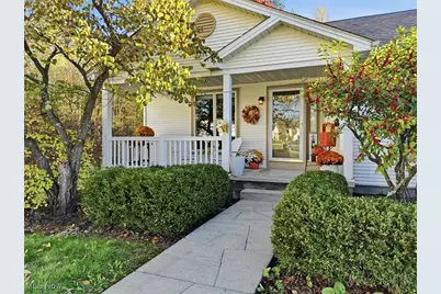 100 Clearwater Cove S, Austintown, OH 44515 - Photo 2