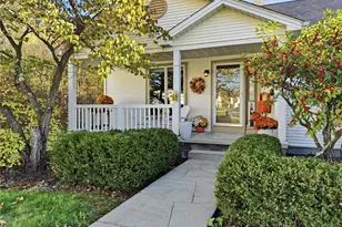 100 Clearwater Cove S, Austintown, OH 44515 - Photo 2