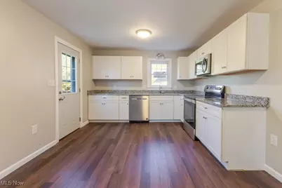 116 Kent Way, Weirton, WV 26062 - Photo 8