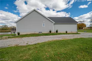 520 S Newton Falls Rd, Diamond, OH 44412 - Photo 36