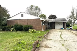 4481 Broadway Ave NE, Louisville, OH 44641 - Photo 4