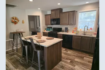 292 Westwoods Street, Amherst, OH 44001 - Photo 6