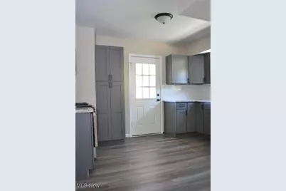 910 W 14th Street, Lorain, OH 44052 - Photo 8