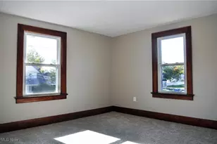 910 W 14th St, Lorain, OH 44052 - Photo 14