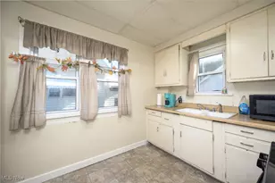 1174 Kohler Ave, Akron, OH 44314 - Photo 2