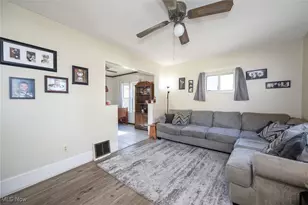 1174 Kohler Ave, Akron, OH 44314 - Photo 4