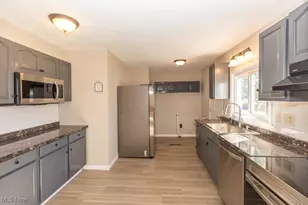 4186 Saint James, Brunswick, OH 44212 - Photo 8