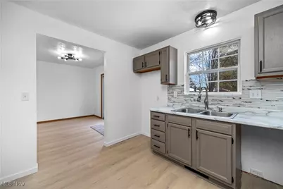 132 Warden Avenue, Elyria, OH 44035 - Photo 14