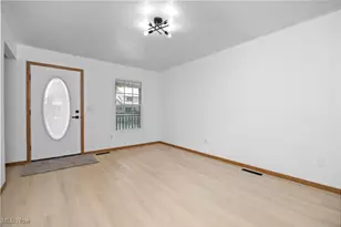 132 Warden Ave, Elyria, OH 44035 - Photo 6