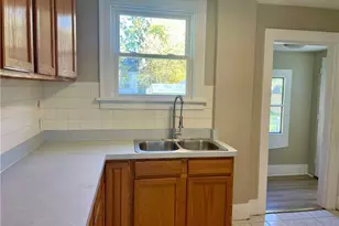 303 Iowa Ave, Lorain, OH 44052 - Photo 4