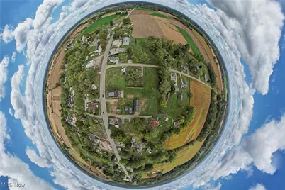 890 Green Side Avenue SW, North Lawrence, OH 44666 - Photo 2