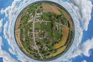 890 Green Side Ave SW, North Lawrence, OH 44666 - Photo 2