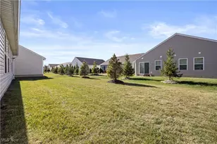 320 Pebble Creek Ct, Amherst, OH 44001 - Photo 34