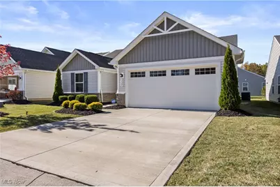 320 Pebble Creek Court, Amherst, OH 44001 - Photo 2