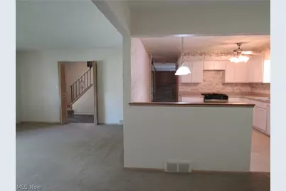 4805 Maple Hill Drive, Green Hills, OH 44131 - Photo 2