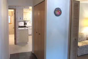 4805 Maple Hill Dr, Green Hills, OH 44131 - Photo 4