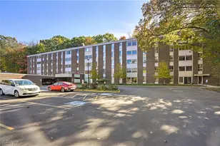 3068 Kent Rd, Stow, OH 44224 - Photo 1