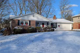 732 Forest-Ridge Dr, Youngstown, OH 44512 - Photo 2