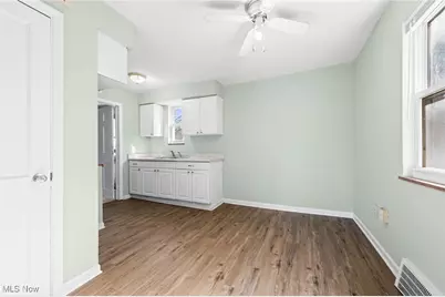 21000 Priday Avenue, Euclid, OH 44123 - Photo 8