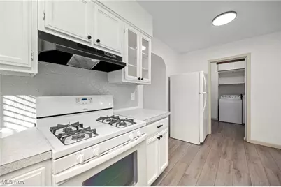 931 East Drive, Sheffield Lake, OH 44054 - Photo 4