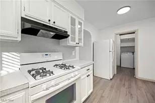 931 East Dr, Sheffield Lake, OH 44054 - Photo 4