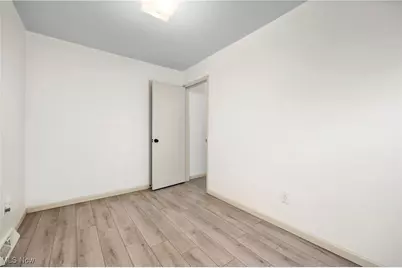 931 East Drive, Sheffield Lake, OH 44054 - Photo 18