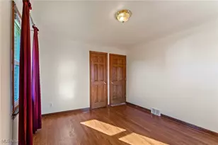 576 Breetz Dr, Campbell, OH 44405 - Photo 14