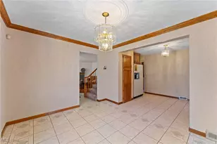 576 Breetz Dr, Campbell, OH 44405 - Photo 8