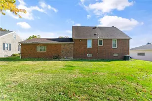 576 Breetz Dr, Campbell, OH 44405 - Photo 32