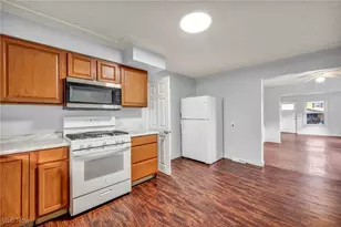 1033 W 21st St, Lorain, OH 44052 - Photo 8