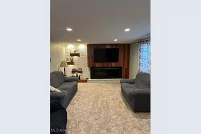 1224 Goshen Avenue SE, New Philadelphia, OH 44663 - Photo 2