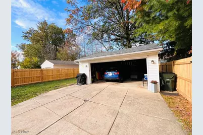 25401 Farringdon Avenue, Euclid, OH 44132 - Photo 26