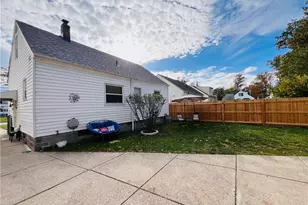 25401 Farringdon Ave, Euclid, OH 44132 - Photo 24