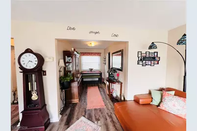 25401 Farringdon Avenue, Euclid, OH 44132 - Photo 4