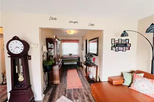 25401 Farringdon Ave, Euclid, OH 44132 - Photo 4