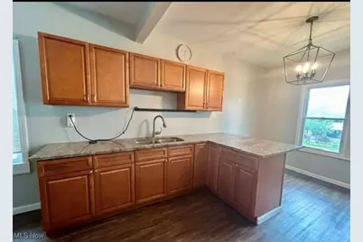 2035 Chesterland Avenue, Oakwood, OH 44107 - Photo 6