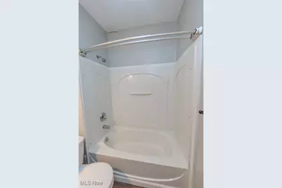 2035 Chesterland Avenue, Oakwood, OH 44107 - Photo 32