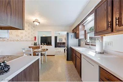 630 Treadway Boulevard, Sheffield Lake, OH 44054 - Photo 18