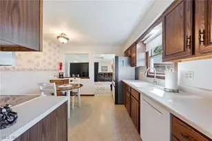 630 Treadway Blvd, Sheffield Lake, OH 44054 - Photo 18