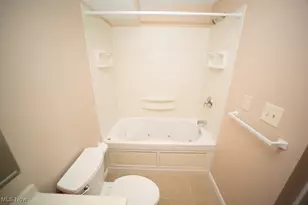 6215 Hidden Creek Dr, Lorain, OH 44053 - Photo 14