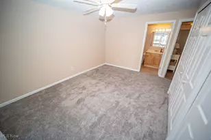 6215 Hidden Creek Dr, Lorain, OH 44053 - Photo 6